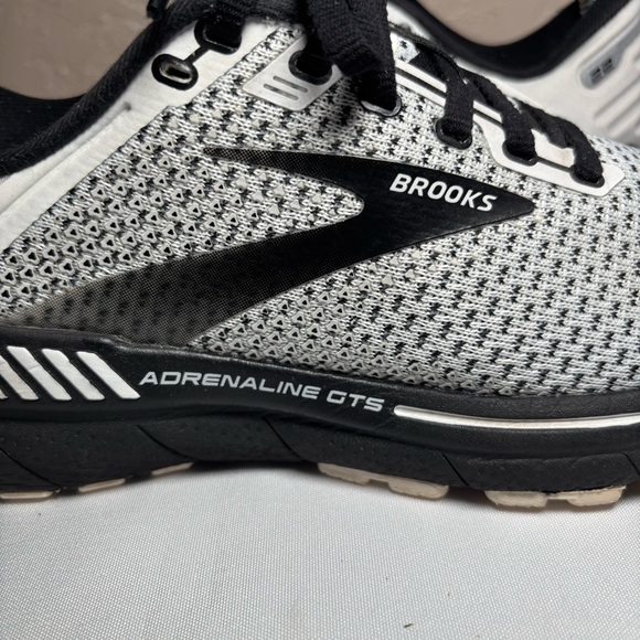 Brooks Adrenaline GTS 22 White Black Athletic Shoes Women's Size 7.5 Lace Up - Picture 7 of 13